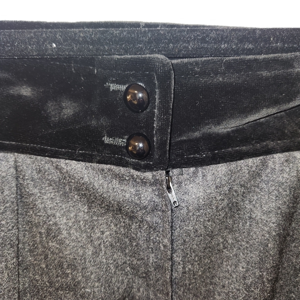 Elegant Gray and Black Wool Women's Valentino Miss V Skirt - Picture 10 of 14